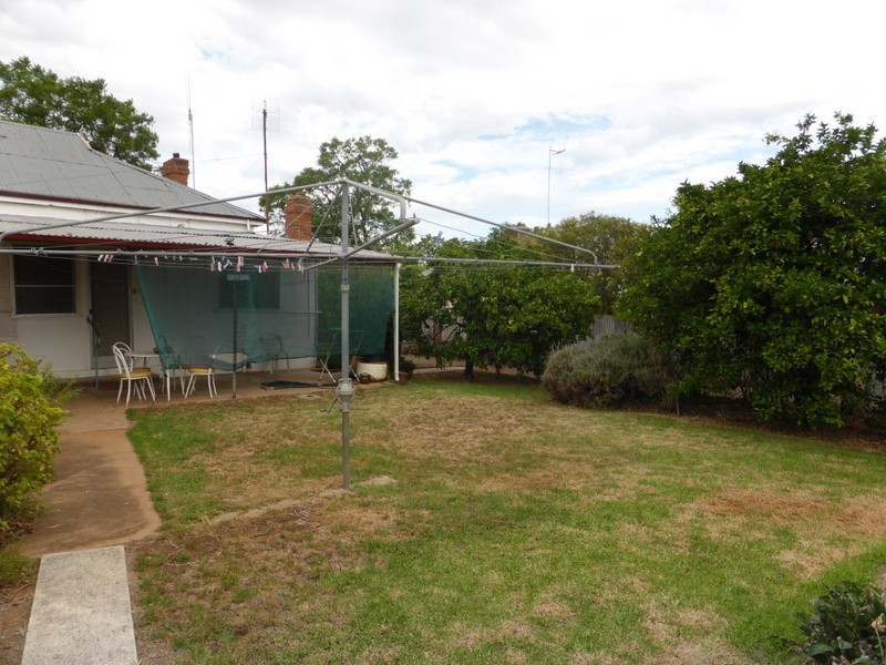 10 Bollinger Street, Parkes NSW 2870