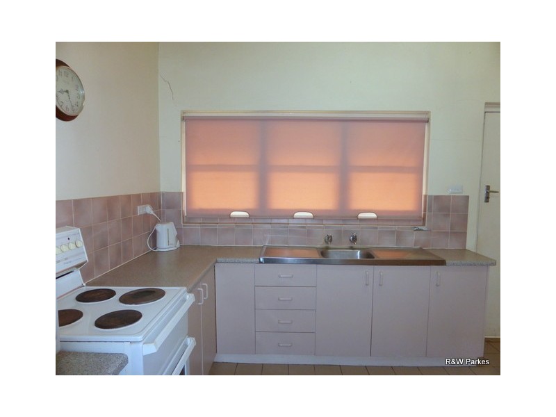 13 Brolgan Road, Parkes NSW 2870
