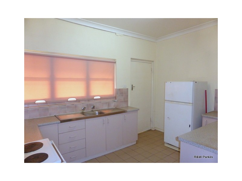 13 Brolgan Road, Parkes NSW 2870