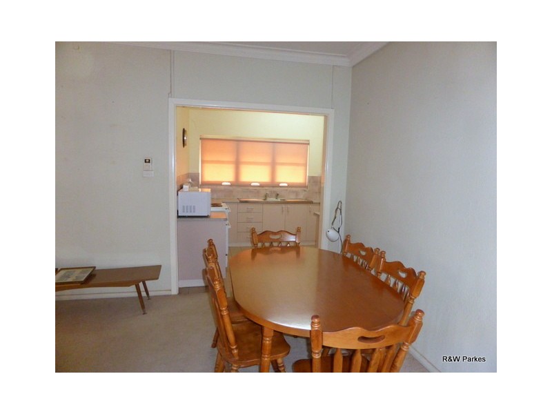 13 Brolgan Road, Parkes NSW 2870