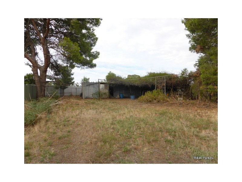 13 Brolgan Road, Parkes NSW 2870