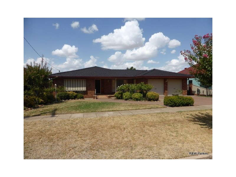 3 Goobang Street, Parkes NSW 2870