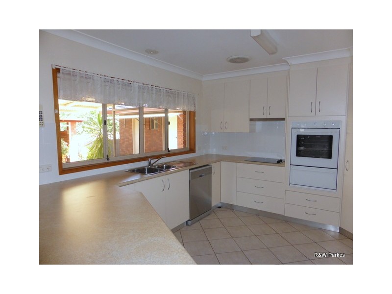 3 Goobang Street, Parkes NSW 2870