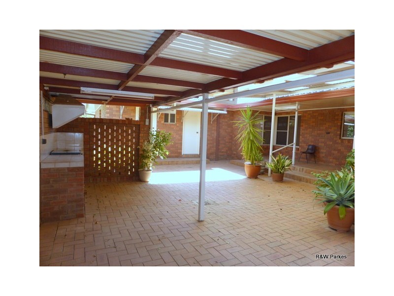 3 Goobang Street, Parkes NSW 2870