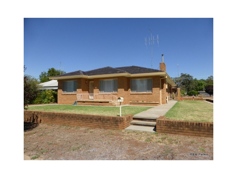 15 Carrington Street, Parkes NSW 2870