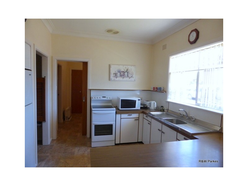 15 Carrington Street, Parkes NSW 2870