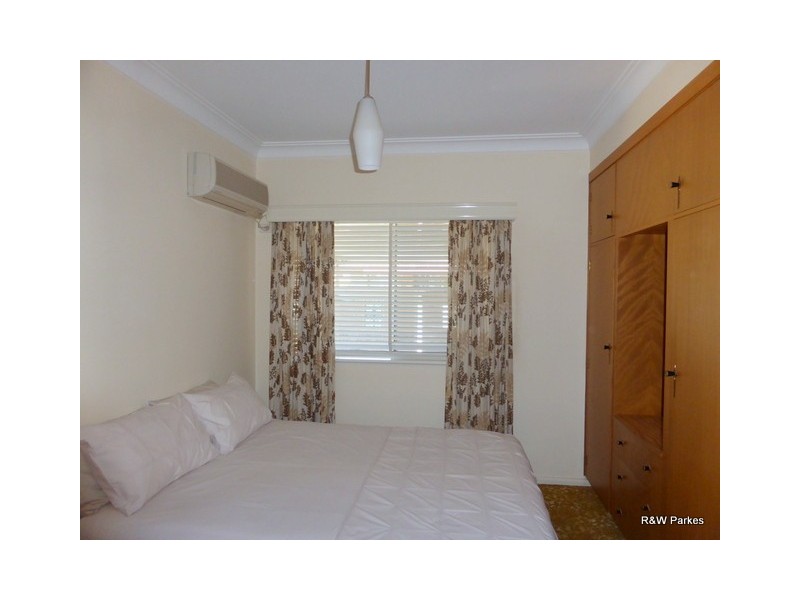 15 Carrington Street, Parkes NSW 2870