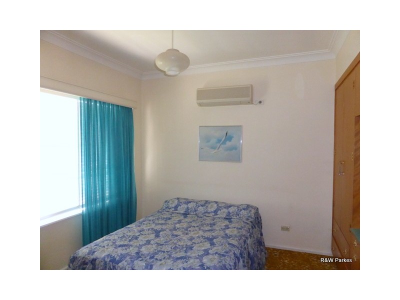 15 Carrington Street, Parkes NSW 2870