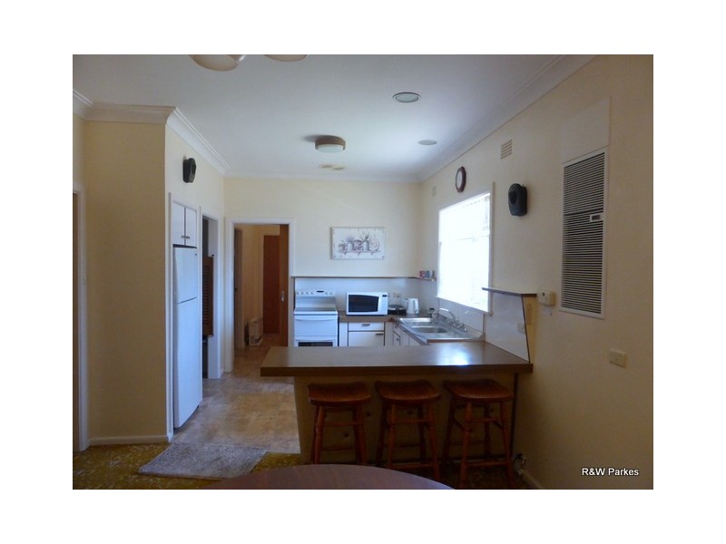 15 Carrington Street, Parkes NSW 2870