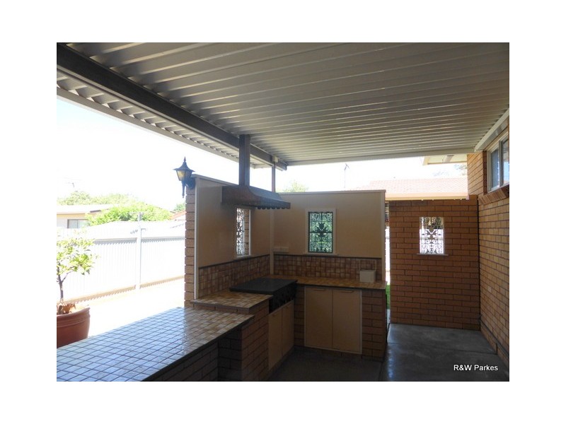 15 Carrington Street, Parkes NSW 2870