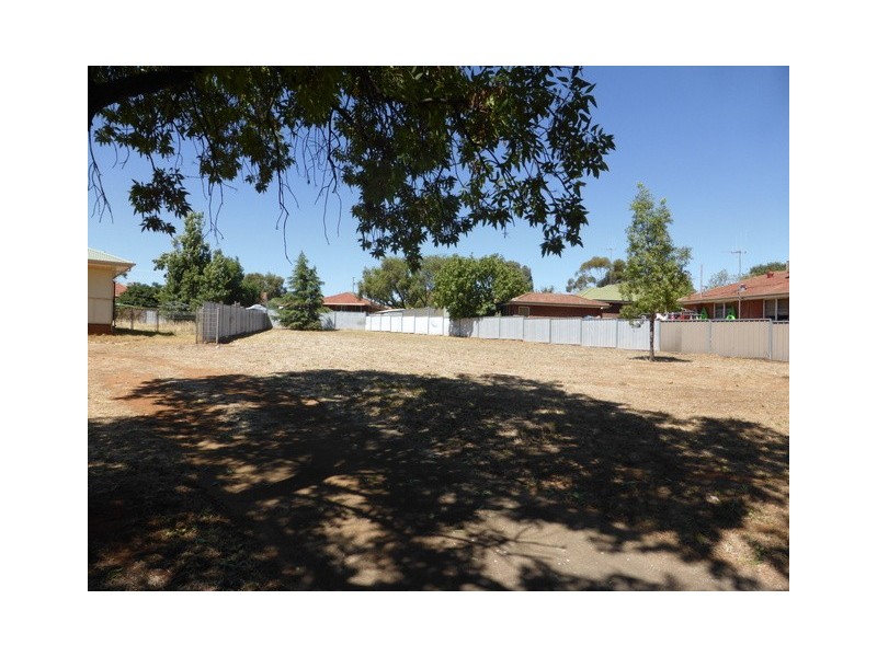 1 Faull Crescent, Parkes NSW 2870