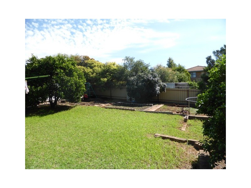 28 Evans Parade, Parkes NSW 2870