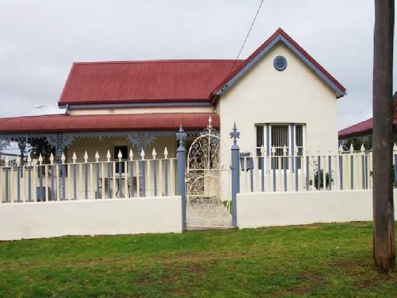 5 Cecile Street, Parkes NSW 2870