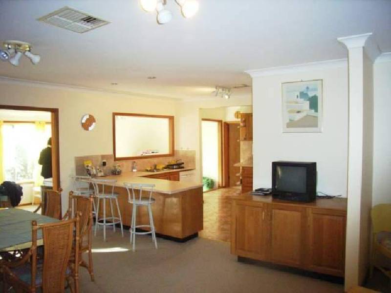 26 Moor Street, Parkes NSW 2870