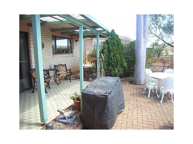 2 Hillcrest Avenue, Parkes NSW 2870