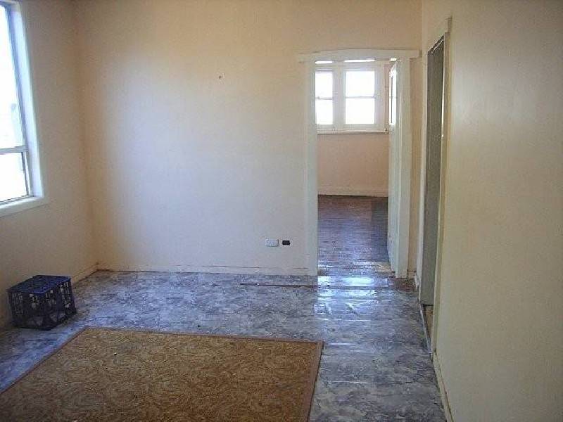 121 Caswell Street, Peak Hill NSW 2869