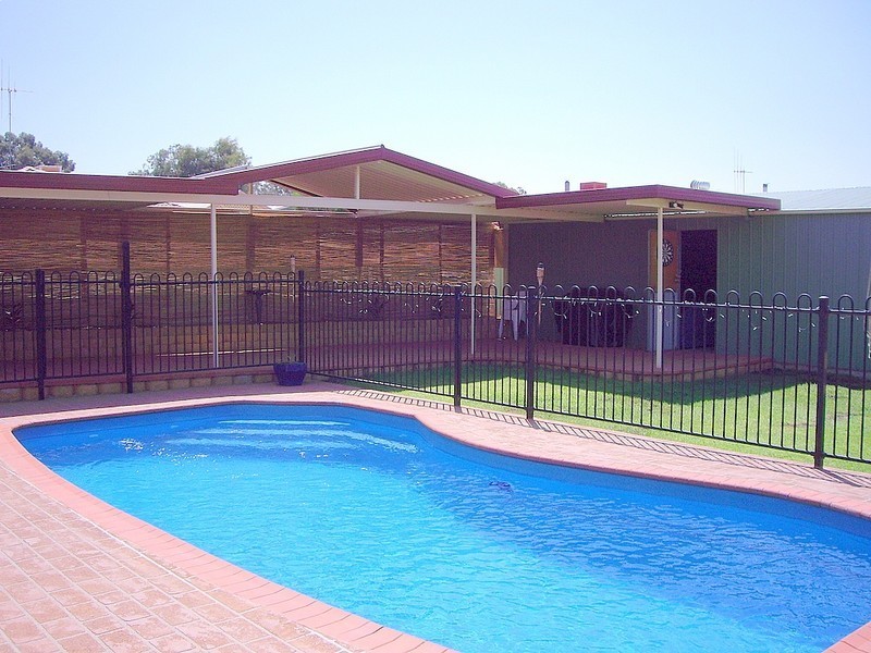 102 Dalton Street, Parkes NSW 2870