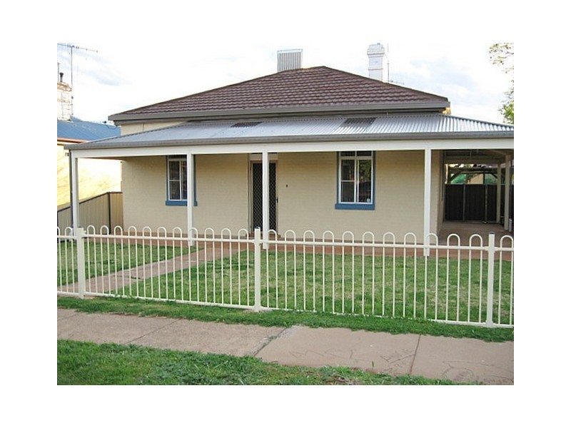 50 Hill Street, Parkes NSW 2870