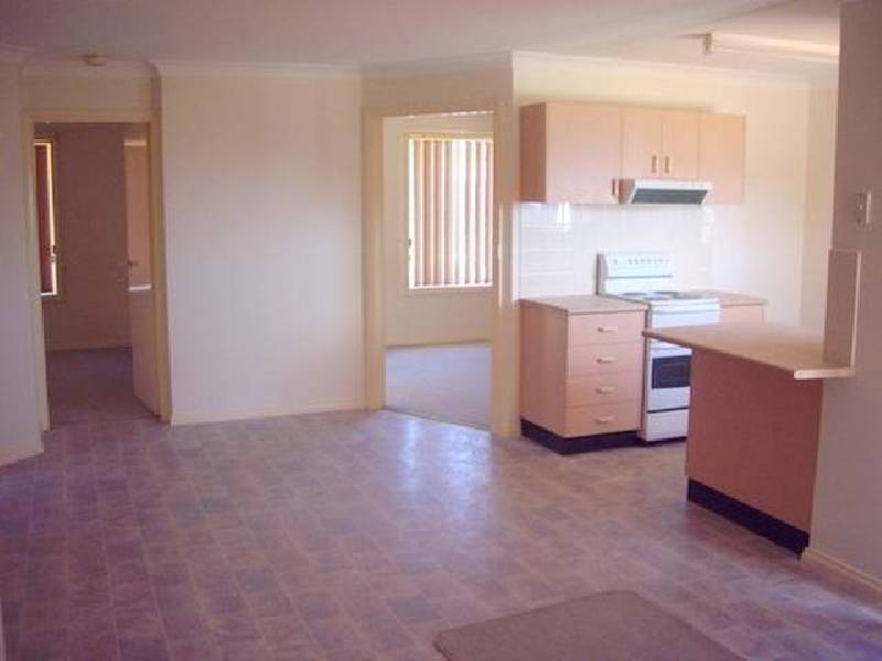 3 Guillan Place, Parkes NSW 2870