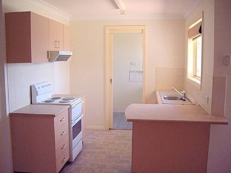3 Guillan Place, Parkes NSW 2870