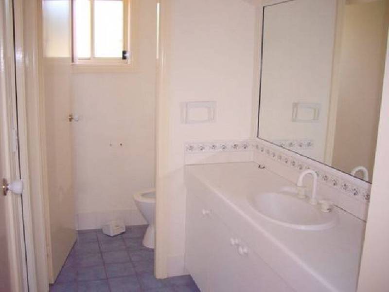 3 Guillan Place, Parkes NSW 2870