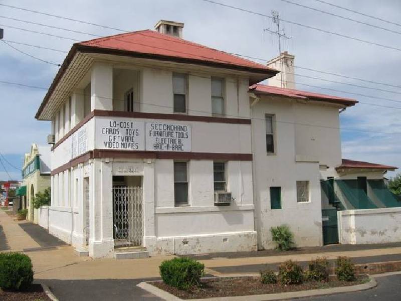 108 Caswell Street, Peak Hill NSW 2869