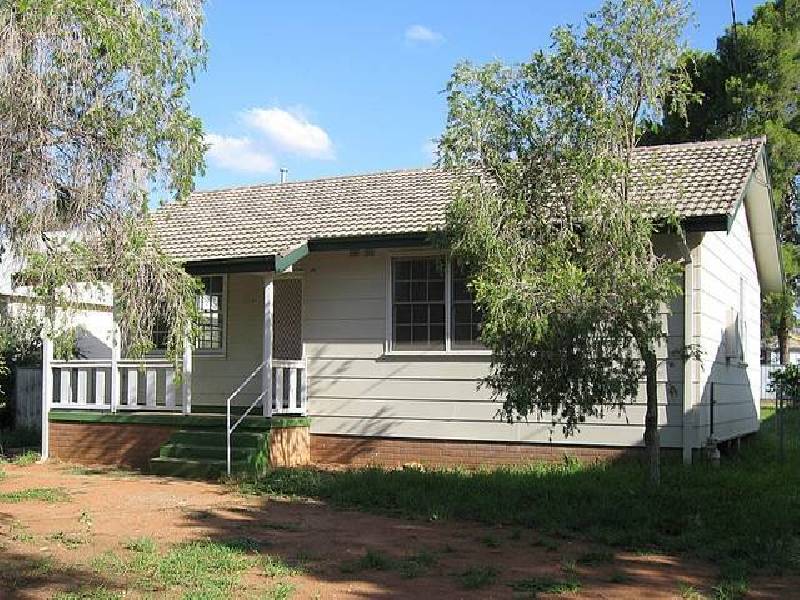 61 Woodward Street, Parkes NSW 2870