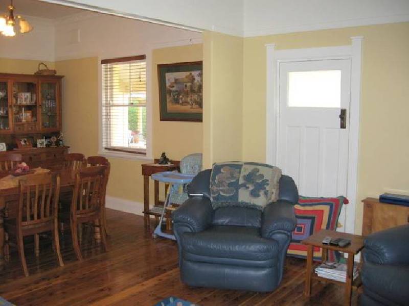9 High Street, Parkes NSW 2870