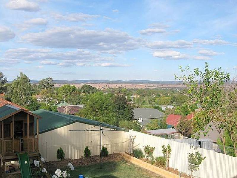9 High Street, Parkes NSW 2870