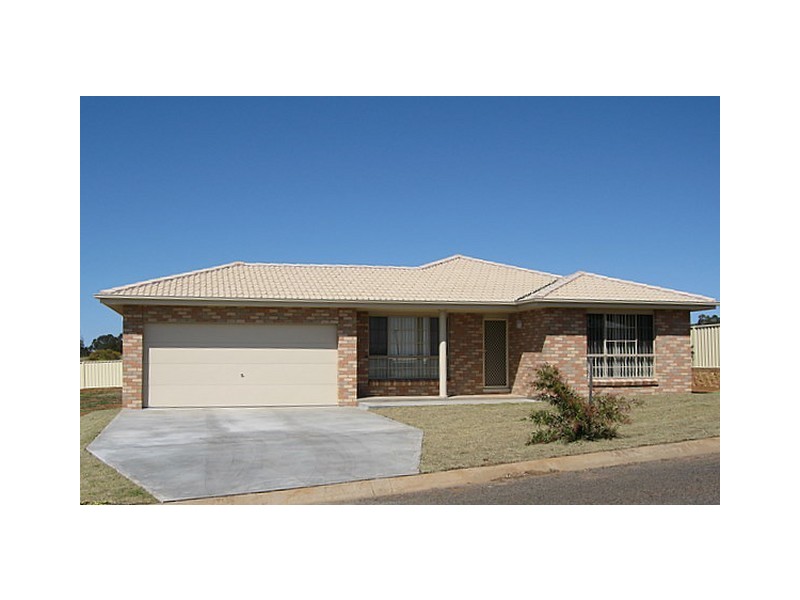 5 Vaucluse Place, Parkes NSW 2870