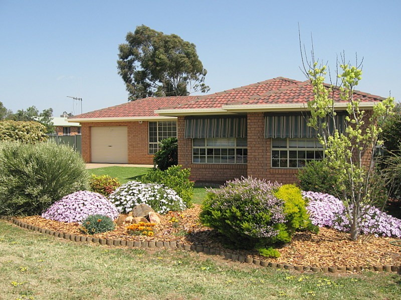 26 Fisher Street, Parkes NSW 2870