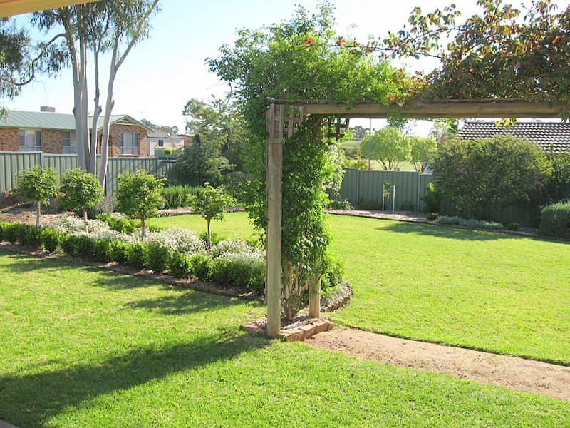 26 Fisher Street, Parkes NSW 2870