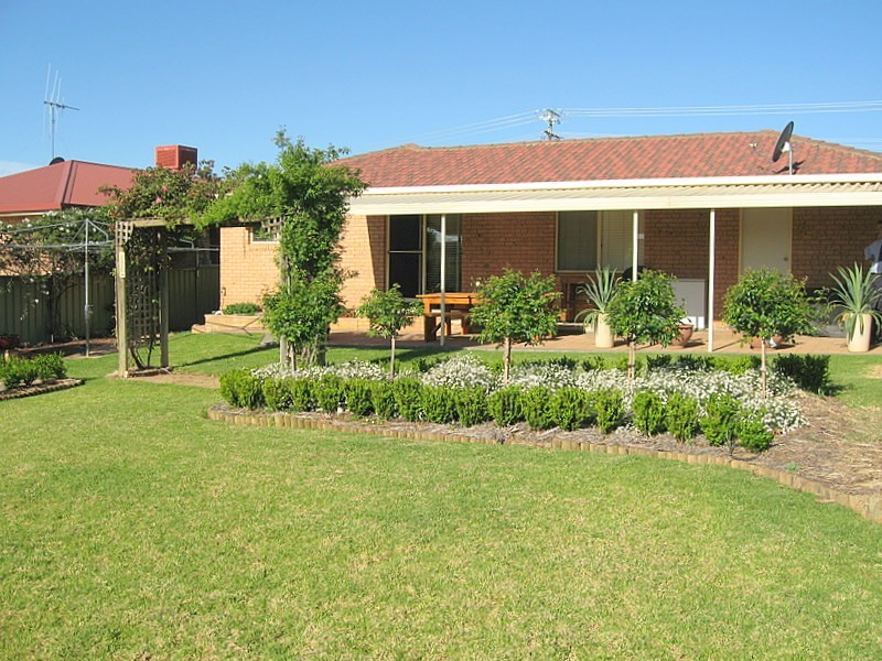 26 Fisher Street, Parkes NSW 2870