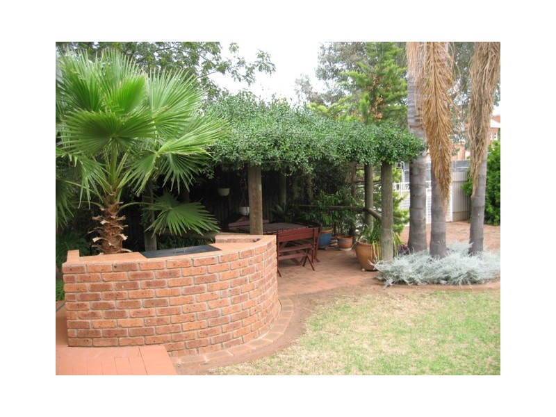 6 Dugga Street, Peak Hill NSW 2869