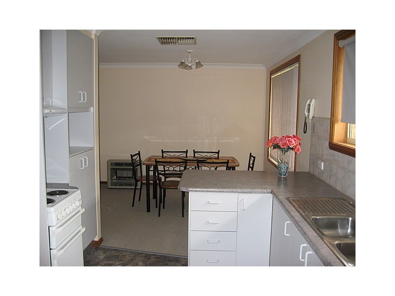 19 Ebelina Crescent, Parkes NSW 2870