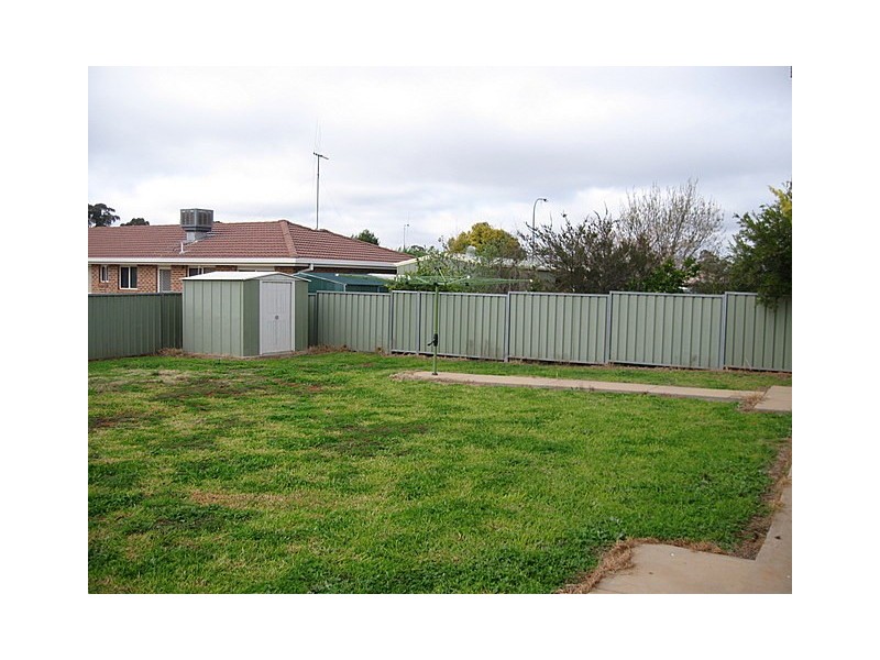 19 Ebelina Crescent, Parkes NSW 2870