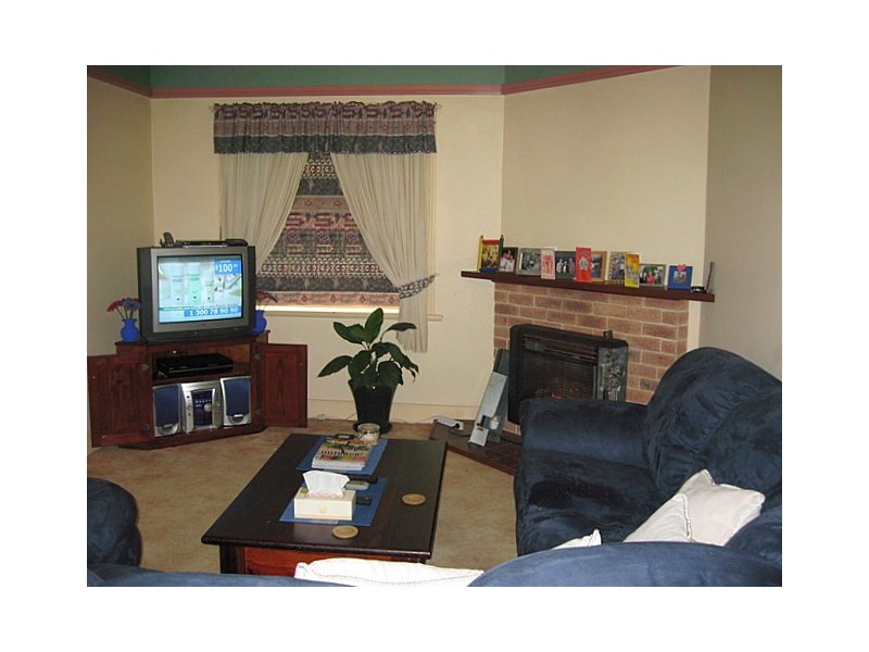 12 East Street, Parkes NSW 2870