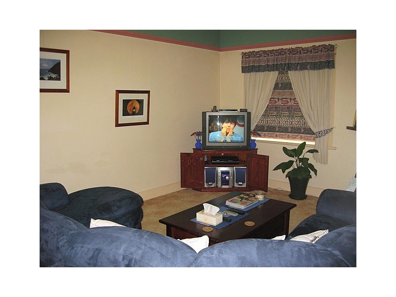 12 East Street, Parkes NSW 2870