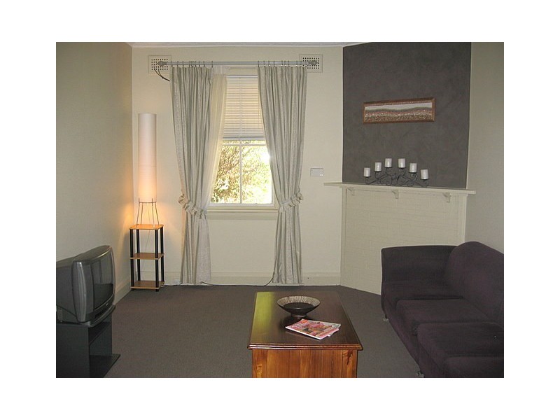 6 Thurlstone Street, Parkes NSW 2870