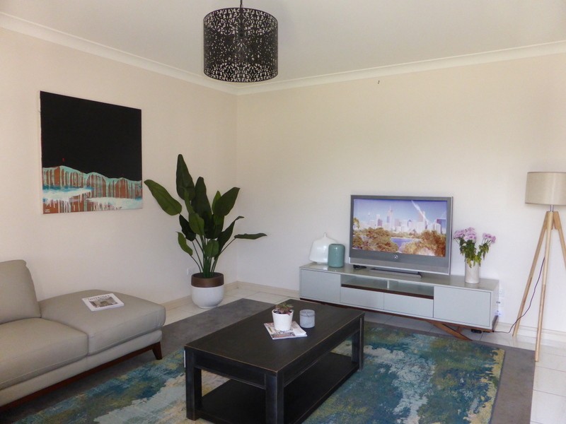 11 Mossgiel Place, Parkes NSW 2870