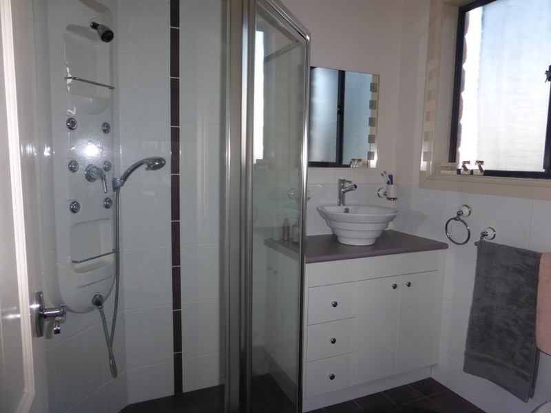 11 Mossgiel Place, Parkes NSW 2870