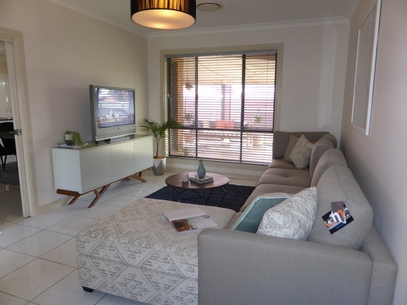 11 Mossgiel Place, Parkes NSW 2870