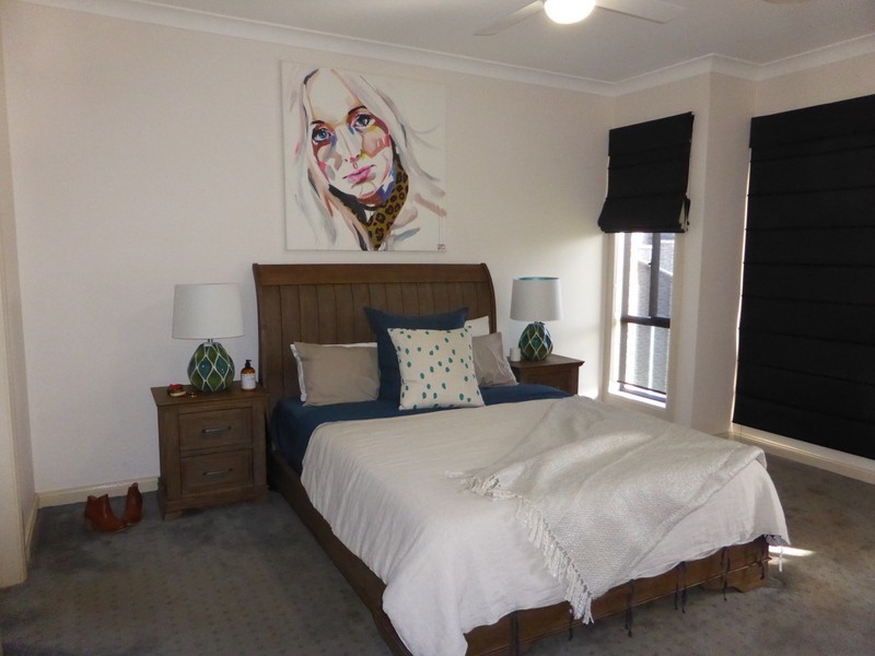 11 Mossgiel Place, Parkes NSW 2870