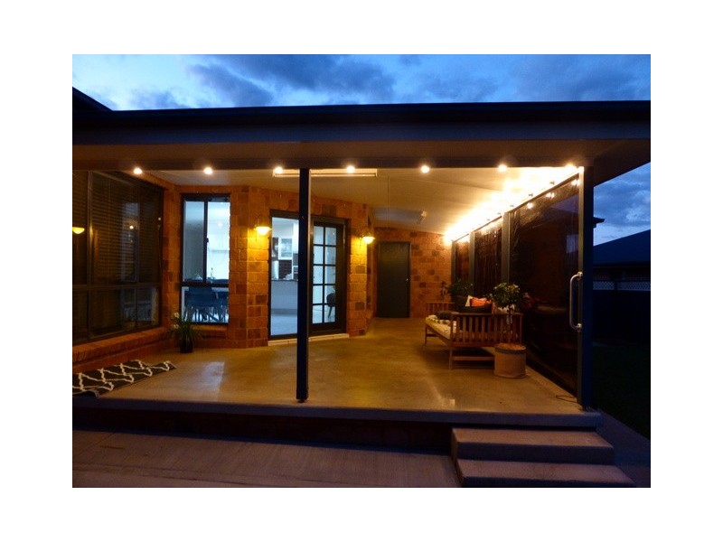 11 Mossgiel Place, Parkes NSW 2870