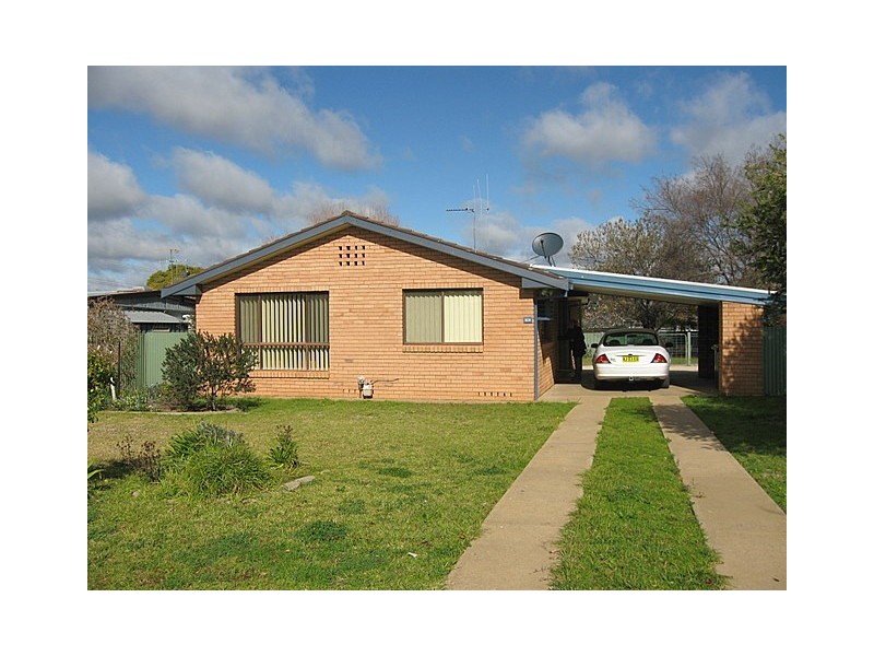 1 Cedar Crescent, Forbes NSW 2871