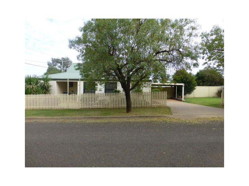 38 Russell Street, Parkes NSW 2870