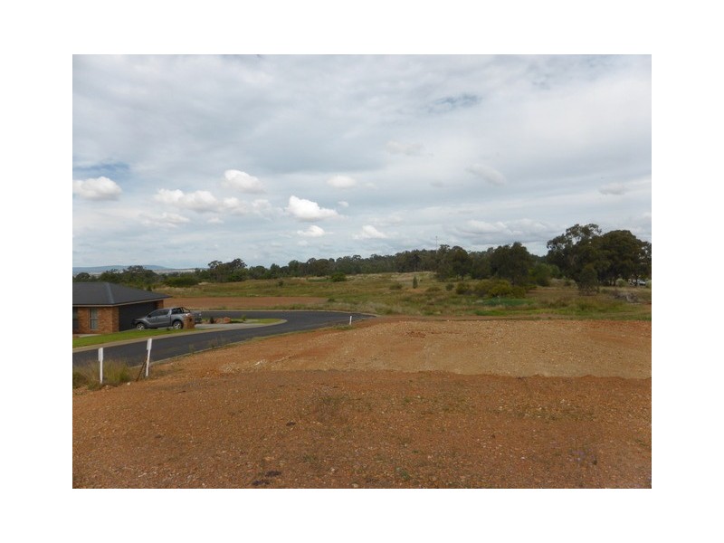 24 Vaucluse Place, Parkes NSW 2870