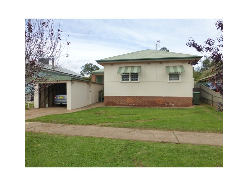 8 Peak Hill Road, Parkes NSW 2870