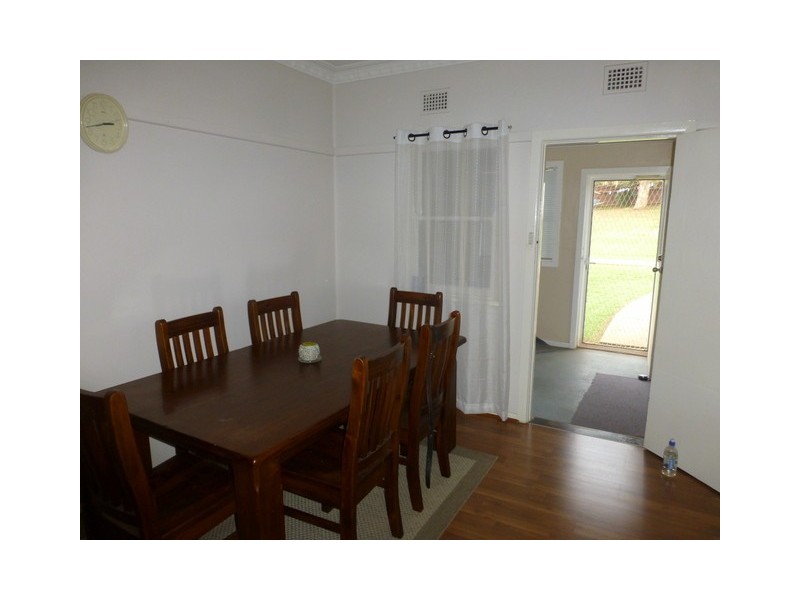 8 Peak Hill Road, Parkes NSW 2870