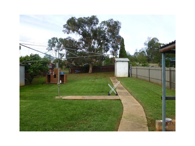8 Peak Hill Road, Parkes NSW 2870